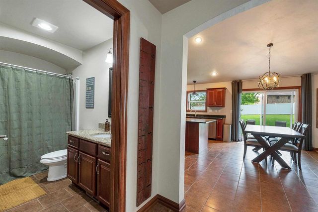1014 LA COUNT ROAD, Green Bay, WI 54313