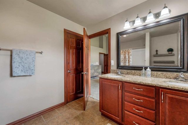 1014 LA COUNT ROAD, Green Bay, WI 54313