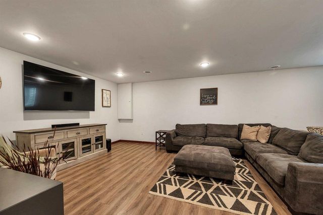 1014 LA COUNT ROAD, Green Bay, WI 54313