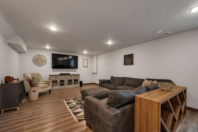 1014 LA COUNT ROAD, Green Bay, WI 54313