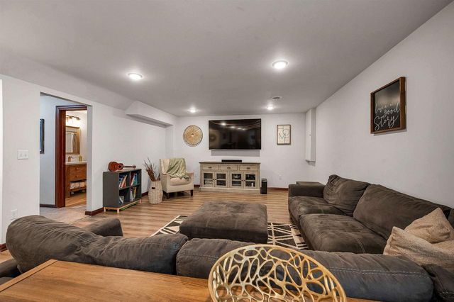 1014 LA COUNT ROAD, Green Bay, WI 54313
