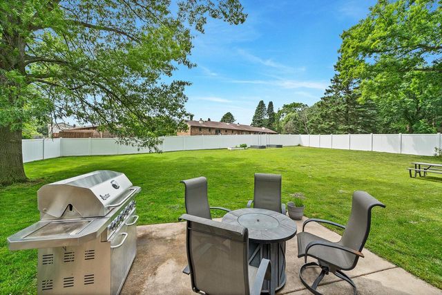 1014 LA COUNT ROAD, Green Bay, WI 54313