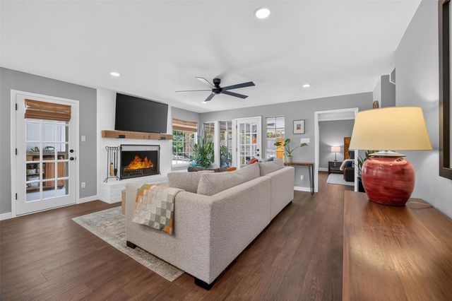 1609 Ems Road W, Fort Worth, TX 76116