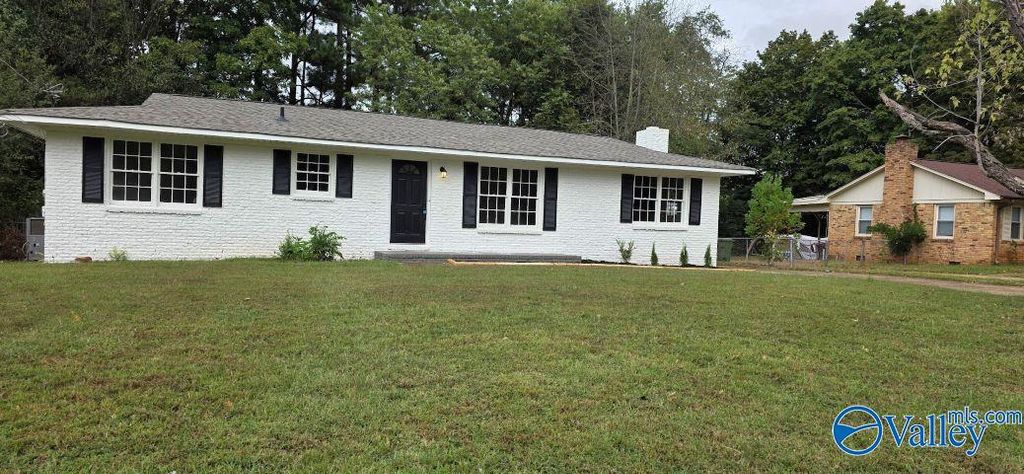 2814 Claiborne Road, Huntsville, AL 35810