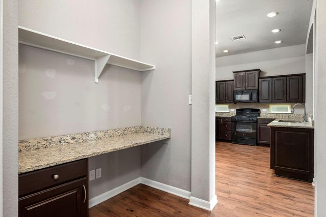 2131 Naples Way, Bryan, TX 77808