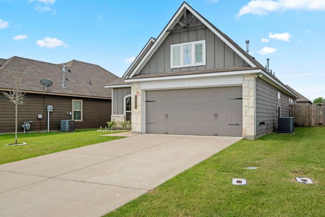 2131 Naples Way, Bryan, TX 77808