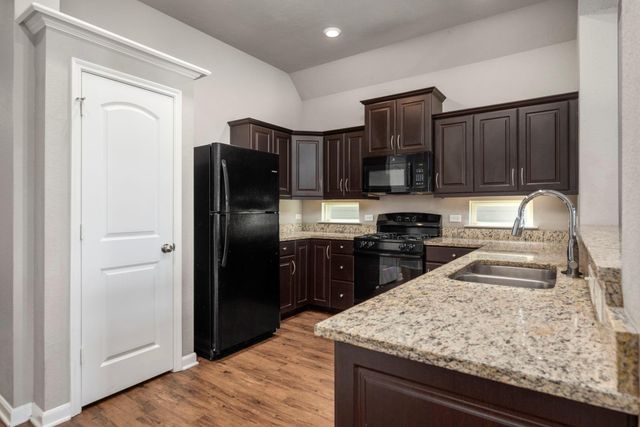 2131 Naples Way, Bryan, TX 77808