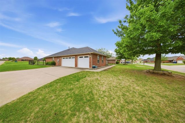 2317 Whispering Pine Boulevard, Shawnee, OK 74804