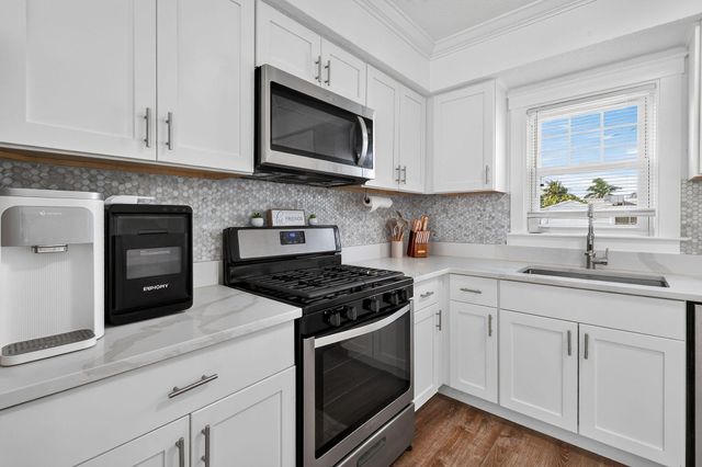 415 Greenbriar Drive, West Palm Beach, FL 33403