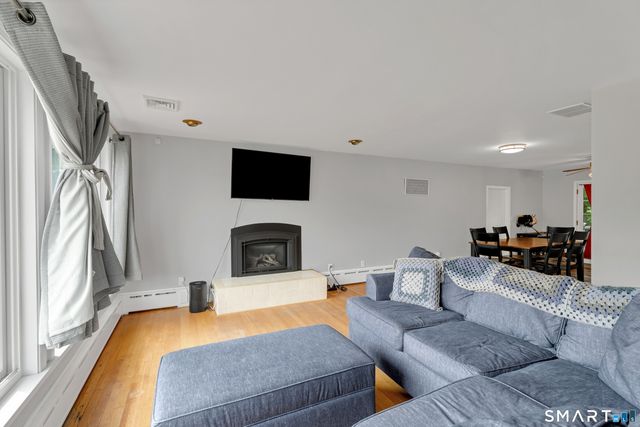 55 Wintergreen Drive, Waterford, CT 06385