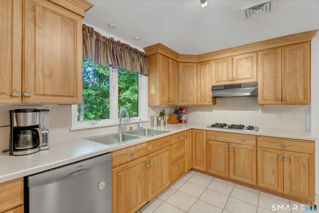 55 Wintergreen Drive, Waterford, CT 06385