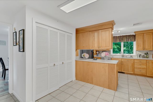 55 Wintergreen Drive, Waterford, CT 06385