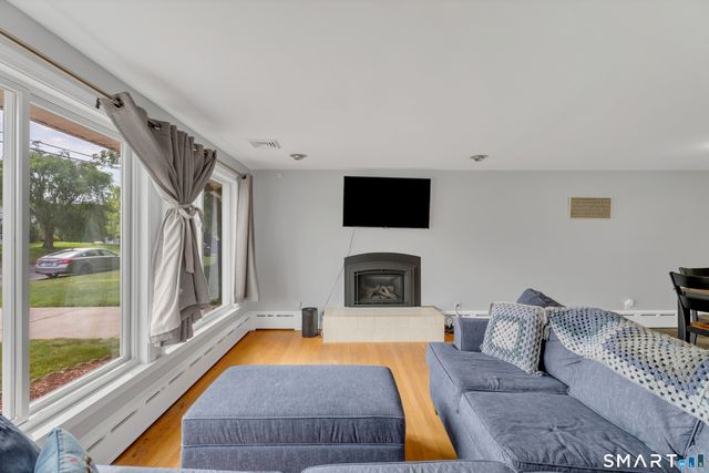 55 Wintergreen Drive, Waterford, CT 06385
