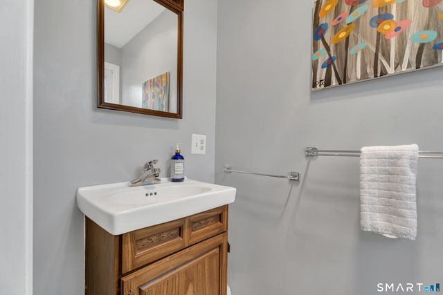 55 Wintergreen Drive, Waterford, CT 06385