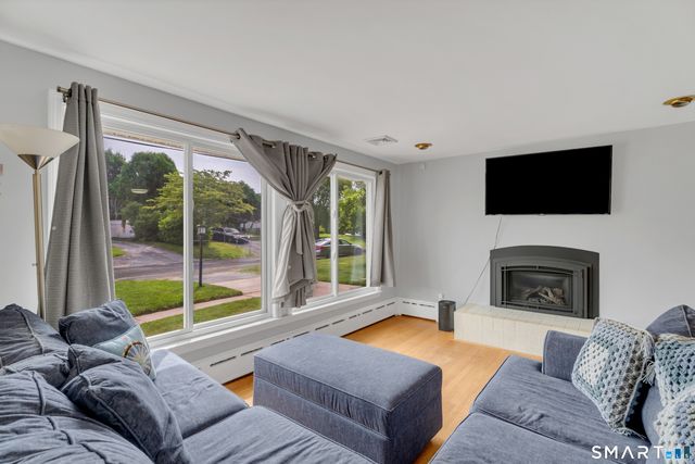 55 Wintergreen Drive, Waterford, CT 06385