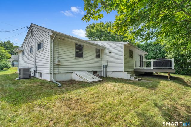55 Wintergreen Drive, Waterford, CT 06385