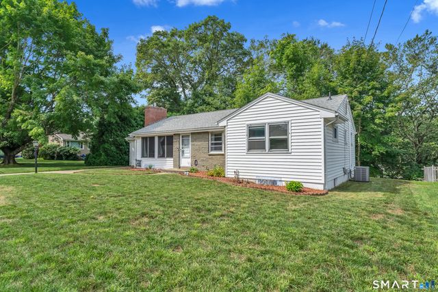 55 Wintergreen Drive, Waterford, CT 06385
