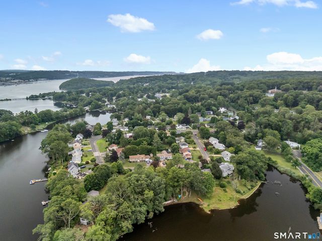 55 Wintergreen Drive, Waterford, CT 06385