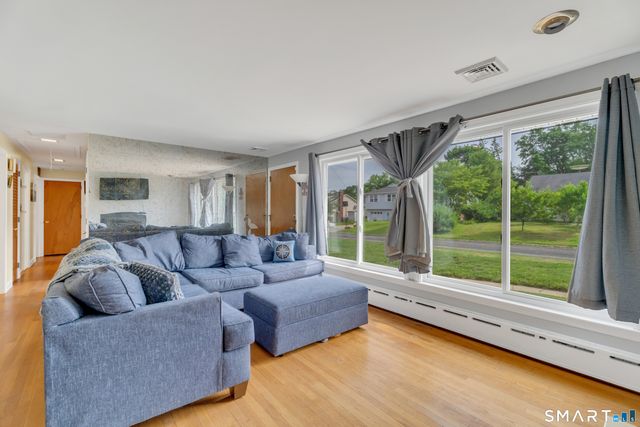 55 Wintergreen Drive, Waterford, CT 06385