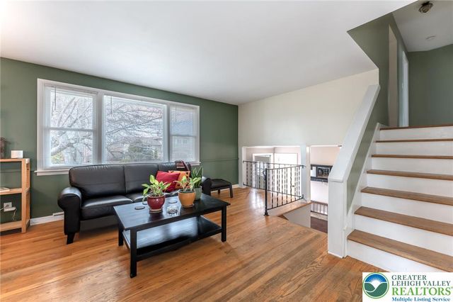 827 College Lane, Allentown City, PA 18103