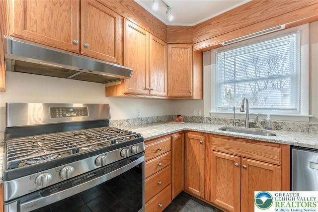 827 College Lane, Allentown City, PA 18103