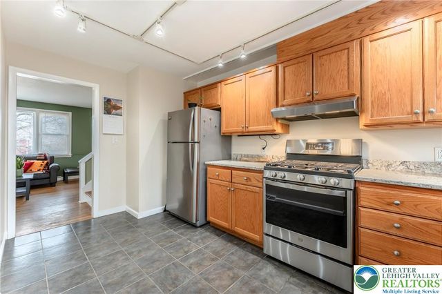 827 College Lane, Allentown City, PA 18103