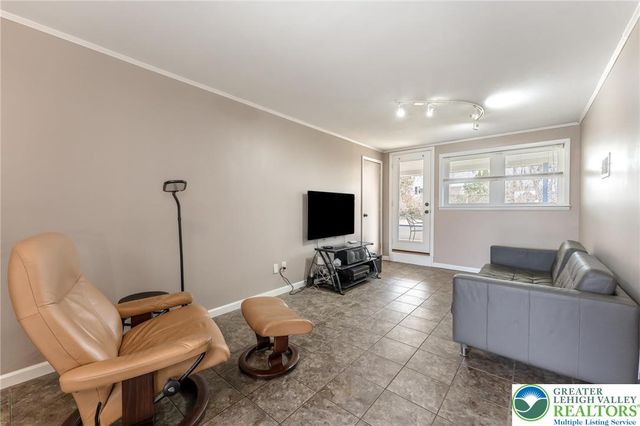 827 College Lane, Allentown City, PA 18103