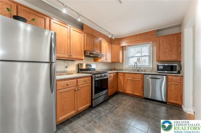 827 College Lane, Allentown City, PA 18103