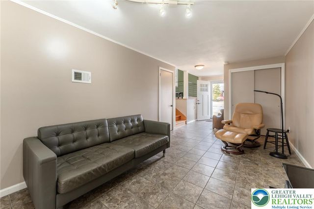 827 College Lane, Allentown City, PA 18103