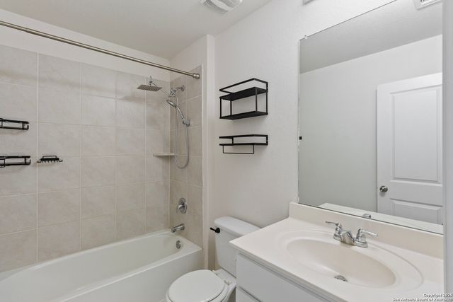 13118 Whisper Bend, San Antonio, TX 78252