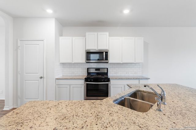 13118 Whisper Bend, San Antonio, TX 78252