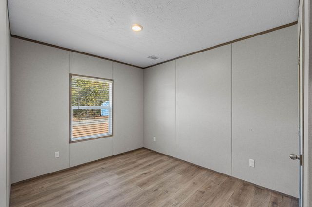 39 Bellini Road, Defuniak Springs, FL 32433