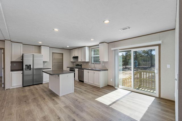 39 Bellini Road, Defuniak Springs, FL 32433