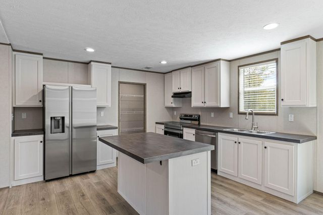 39 Bellini Road, Defuniak Springs, FL 32433