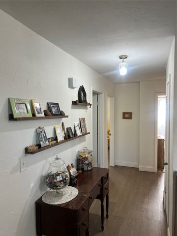 216 Woodlawn Avenue, Strawn, TX 76475