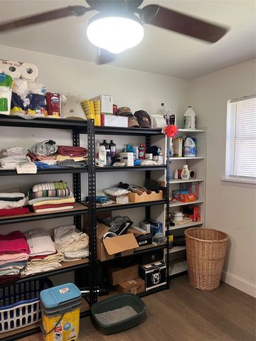 216 Woodlawn Avenue, Strawn, TX 76475