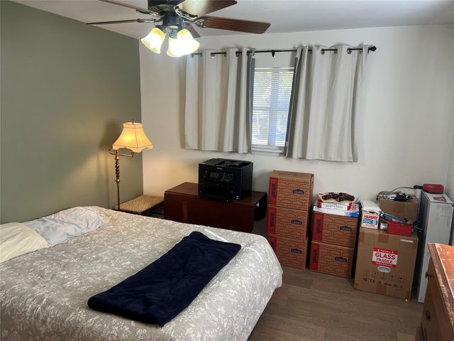 216 Woodlawn Avenue, Strawn, TX 76475