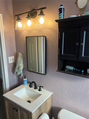 216 Woodlawn Avenue, Strawn, TX 76475