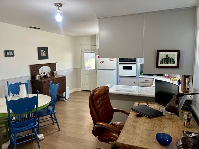 216 Woodlawn Avenue, Strawn, TX 76475