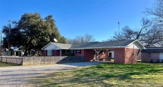 216 Woodlawn Avenue, Strawn, TX 76475
