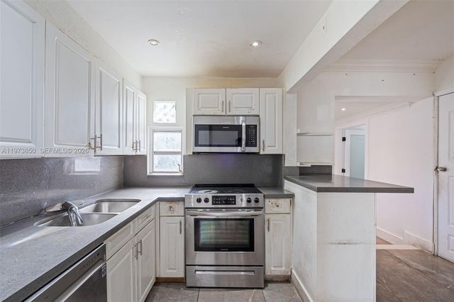 2220 SW 16th Ter, Miami, FL 33145