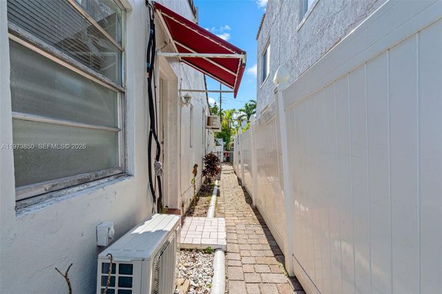 2220 SW 16th Ter, Miami, FL 33145