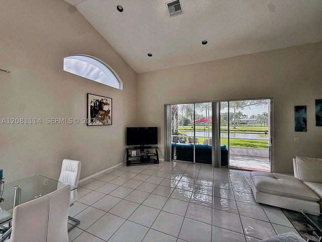 8976 Shoal Creek Ln 8976, Boynton Beach, FL 33472