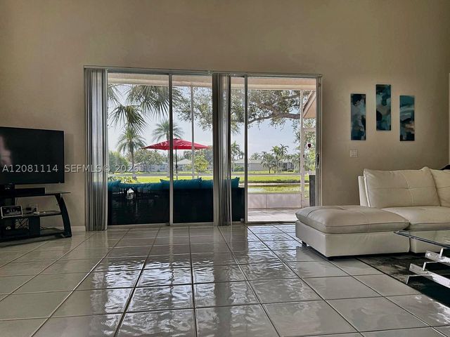 8976 Shoal Creek Ln 8976, Boynton Beach, FL 33472