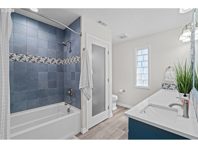 2595 Ne ROBERTS Pl, Gresham, OR 97030