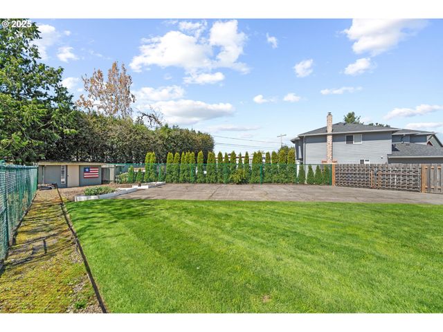 2595 Ne ROBERTS Pl, Gresham, OR 97030