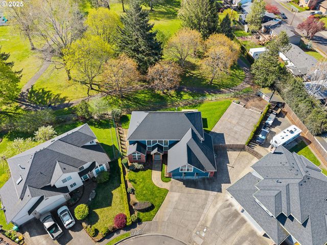 2595 Ne ROBERTS Pl, Gresham, OR 97030