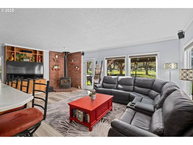 2595 Ne ROBERTS Pl, Gresham, OR 97030