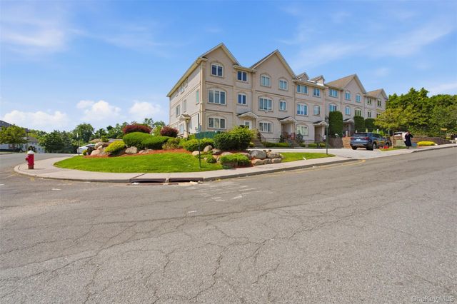 1 Butterman Place, Monsey, NY 10952