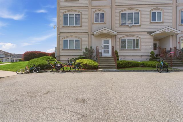 1 Butterman Place, Monsey, NY 10952
